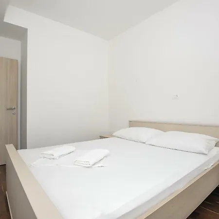 Apartmani Vrtlici Zdenka Stara Novalja Exterior photo