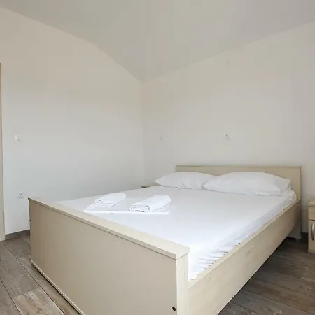 Apartmani Vrtlici Zdenka Stara Novalja Exterior photo