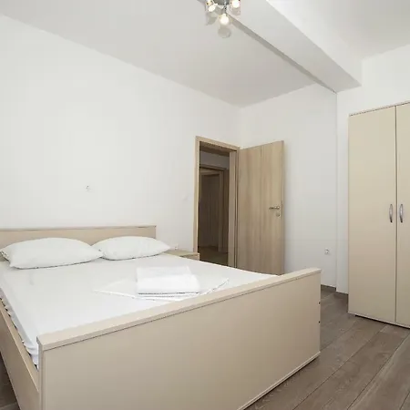 Apartmani Vrtlici Zdenka Stara Novalja Exterior photo